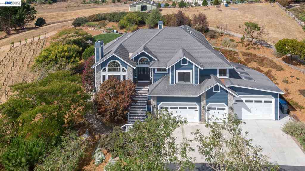 Homes For Sale - 228 Stowring Rd<br/> Sonoma County, Petaluma, CA 94952