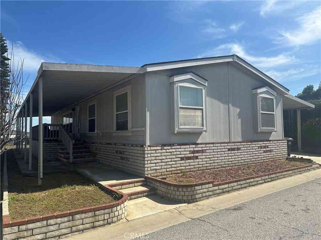 Mobile Home For Sale - 2601 E Victoria #181<br/> Compton, CA 90220