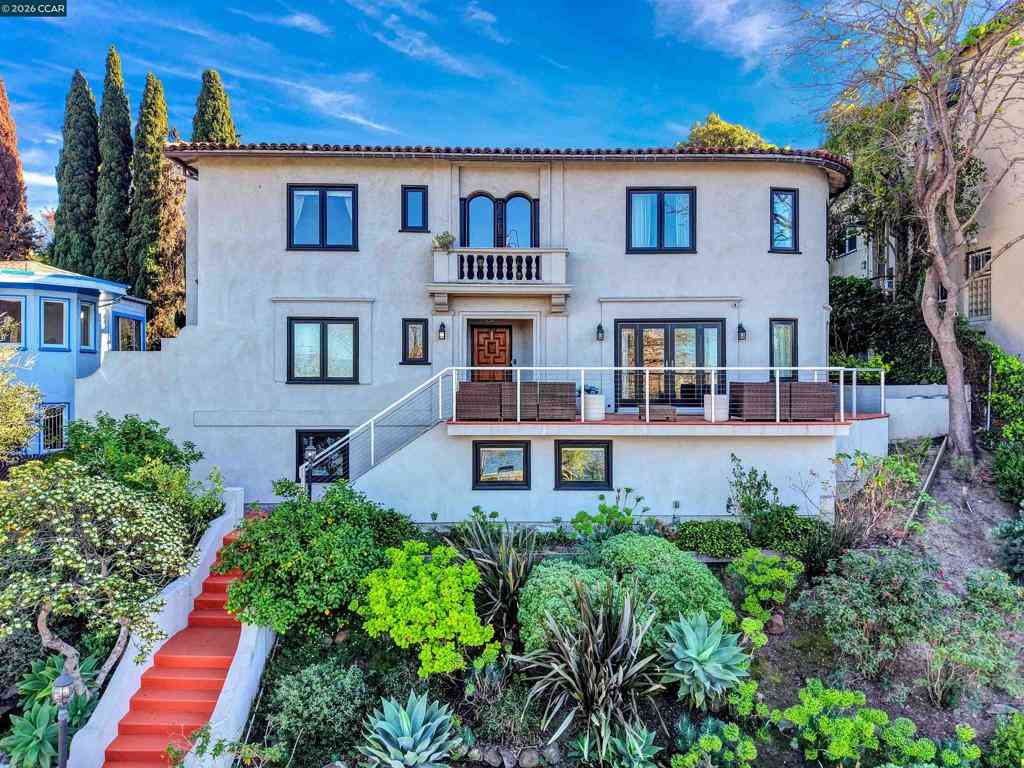 Homes For Sale - 2038 Lakeshore Ave<br/> Oakland, CA 94606