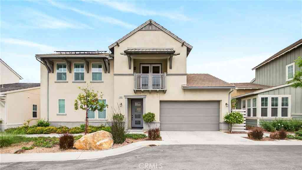 Condo For Sale - 18743 Alara Lane<br/> Canyon Country, CA 91387