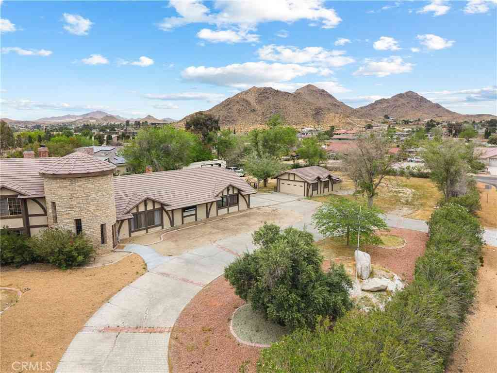 Homes For Sale - 19702 Yanan<br/> Apple Valley, CA 92307