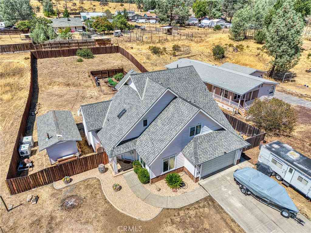 Homes For Sale - 2920 Meadow Creek Road<br/> Lake County, Clearlake Oaks, CA 95423