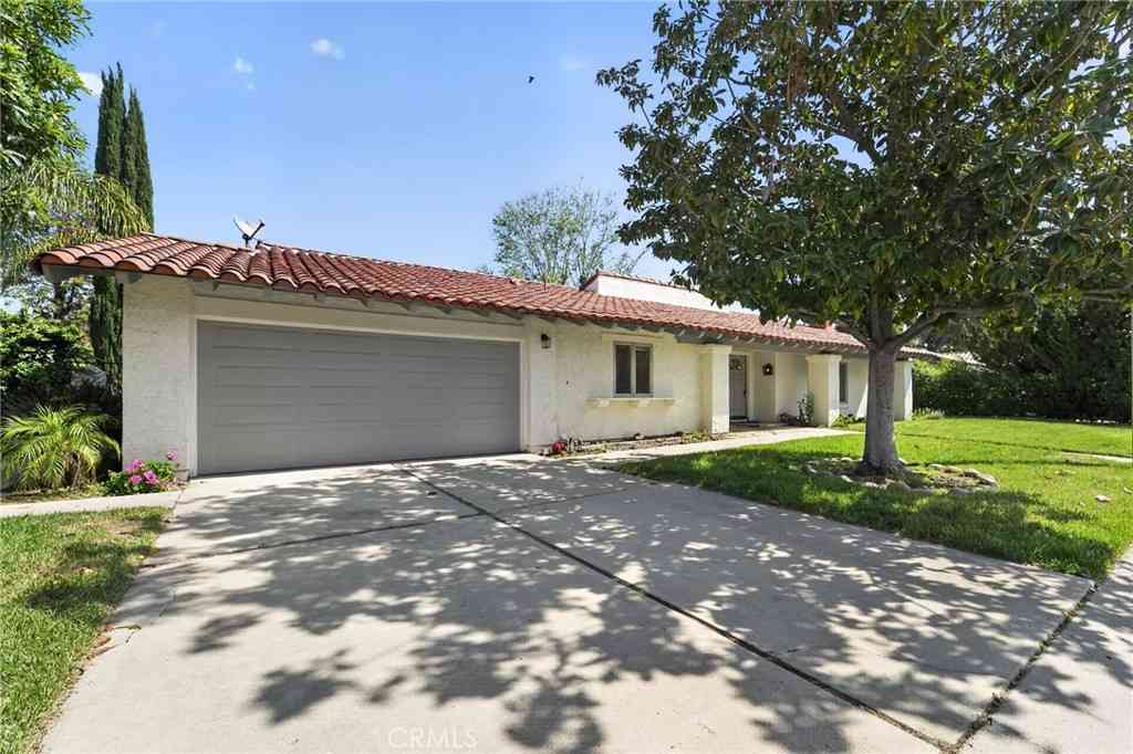 Homes For Sale - 2257 Glastonbury<br/> Ventura County, Westlake Village, CA 91361