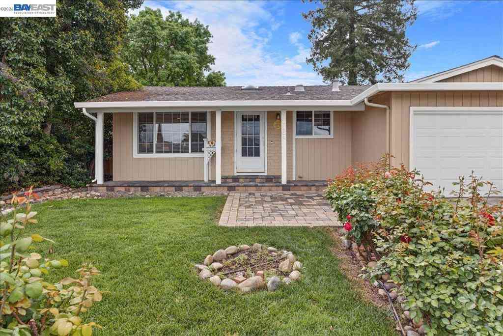 Homes For Sale - 6168 Inglewood Dr<br/> Pleasanton, CA 94588
