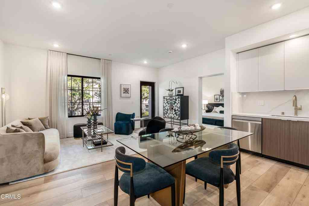 Condo For Sale - 139 S Oak Knoll Avenue #302<br/> Pasadena, CA 91101