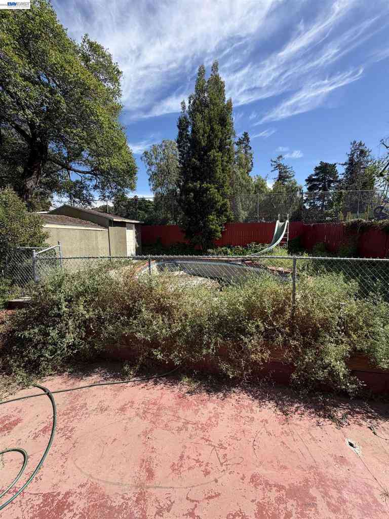 Vacant Land For Sale - 4058 Edwards Ave<br/> Oakland, CA 94605