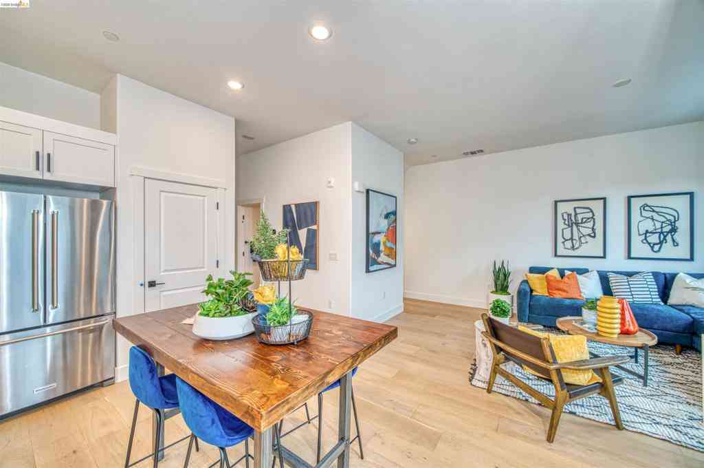 Townhouse For Sale - 28951 Parkridge Loop #87<br/> Hayward, CA 94544