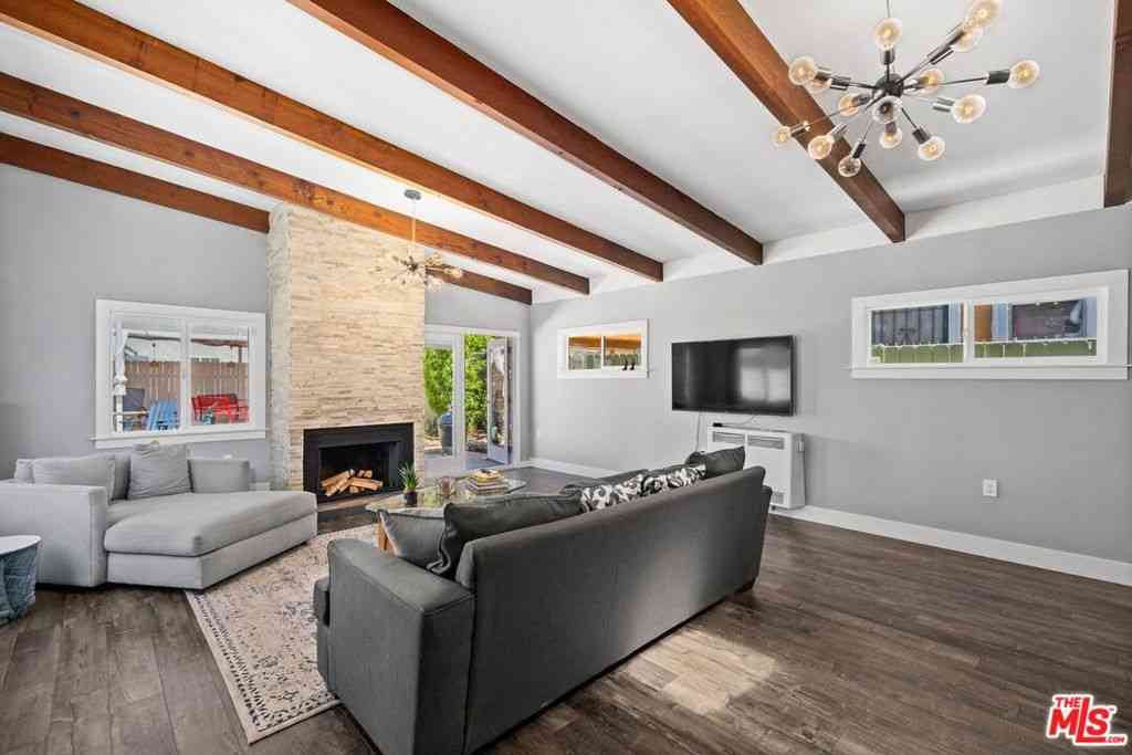 Homes For Sale - 1627 W 38th Street<br/> Los Angeles, CA 90062