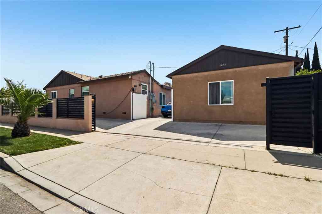 Homes For Sale - 8055 Natick Avenue<br/> Panorama City, CA 91402