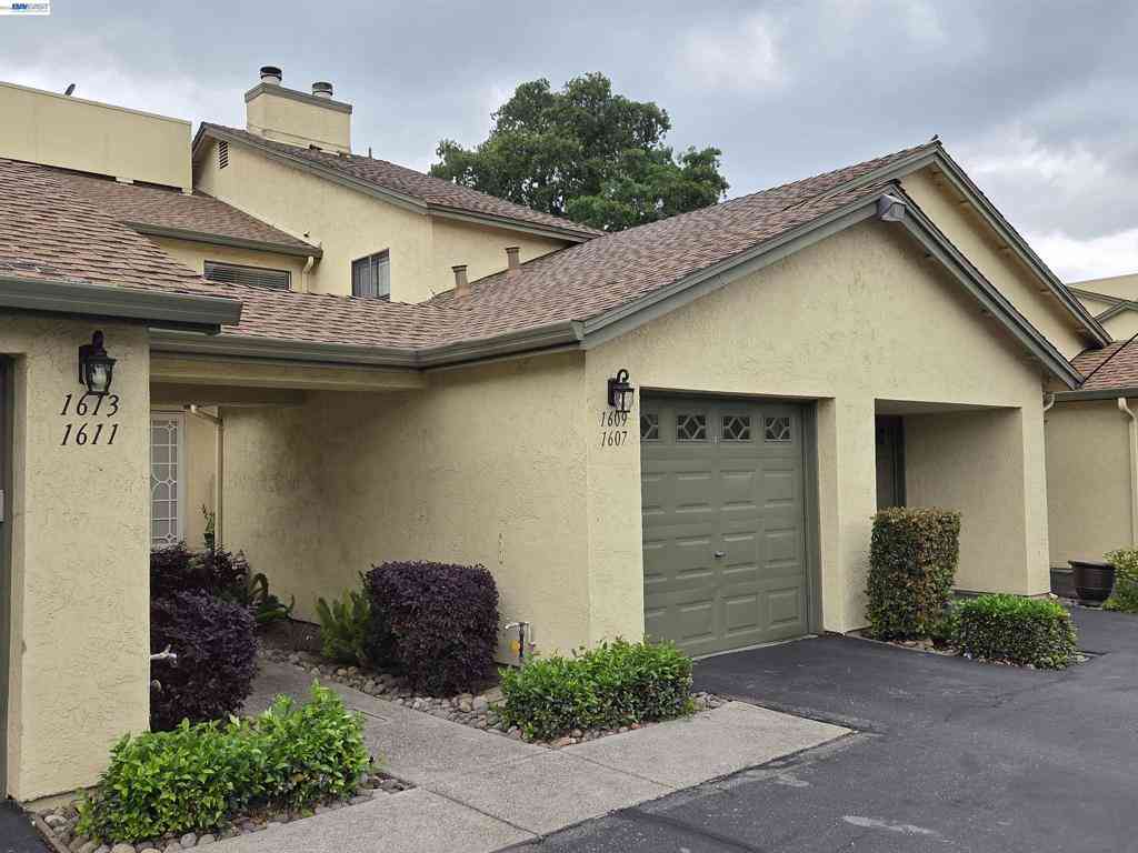 Condo For Sale - 1609 W Swain Rd<br/> San Joaquin County, Stockton, CA 95207
