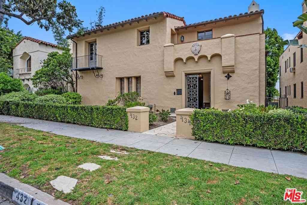 Homes For Sale - 432 Smithwood Drive<br/> Beverly Hills, CA 90212