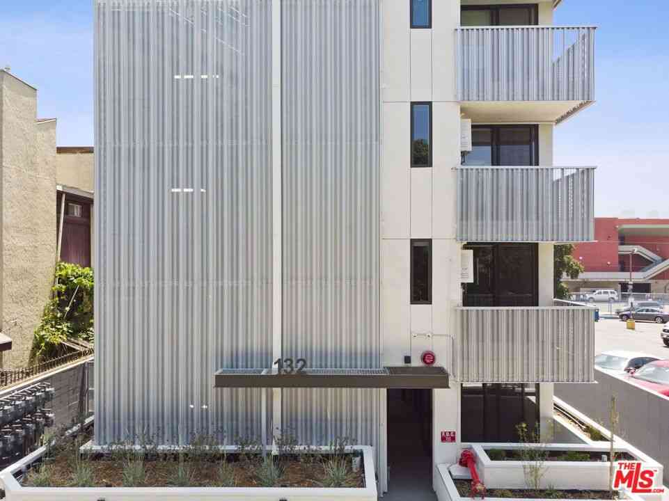 Apartment For Rent - 132 Rosemont Avenue #101<br/> Los Angeles, CA 90026
