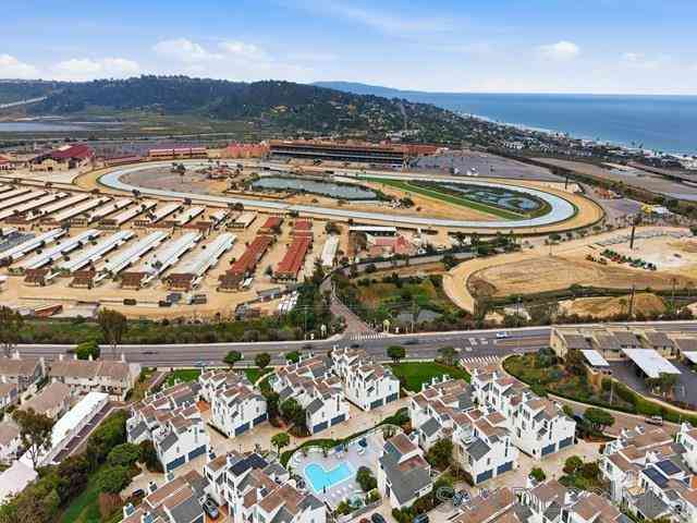 Townhouse For Sale - 317 Arcaro Ln<br/> Solana Beach, CA 92075