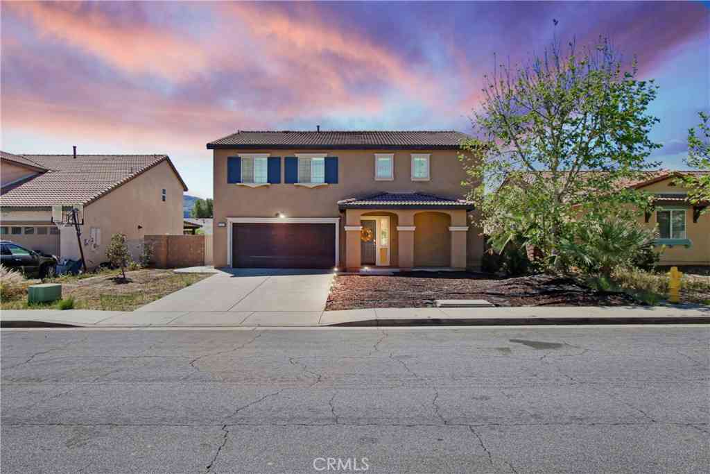 Homes For Sale - 15115 Courtney Lane<br/> Lake Elsinore, CA 92530