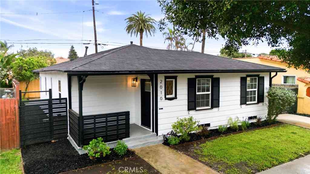 Homes For Sale - 2010 Golden<br/> Long Beach, CA 90806
