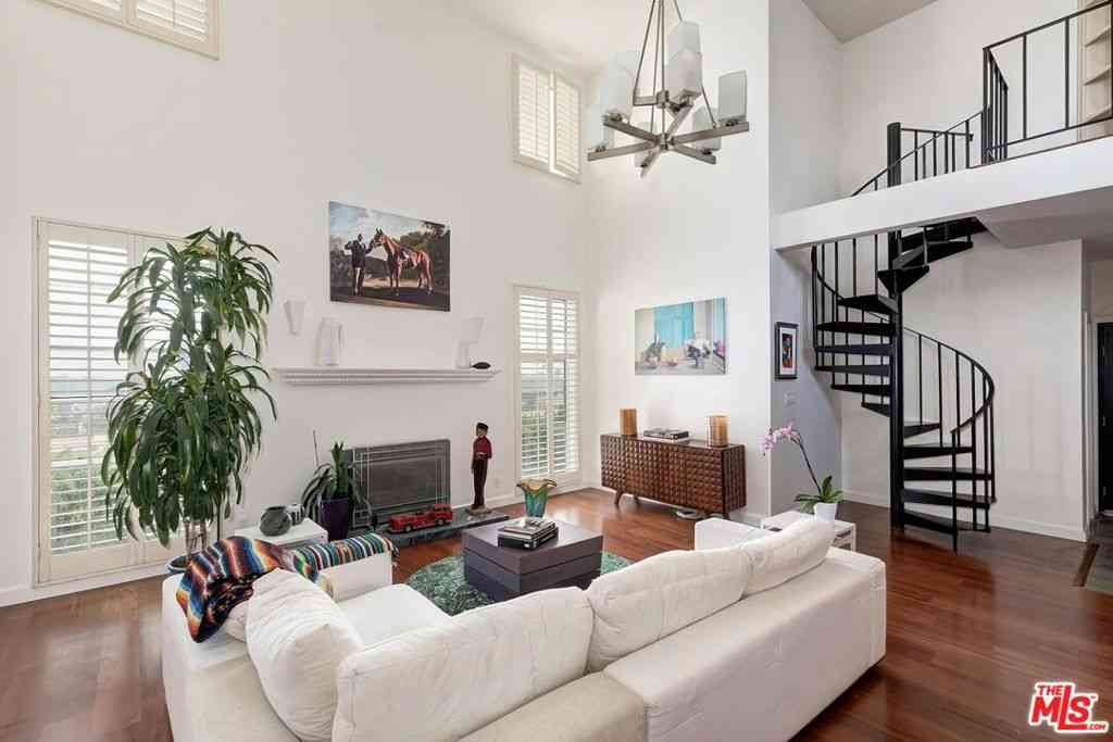 Condo For Sale - 964 Hancock Avenue #302<br/> West Hollywood, CA 90069