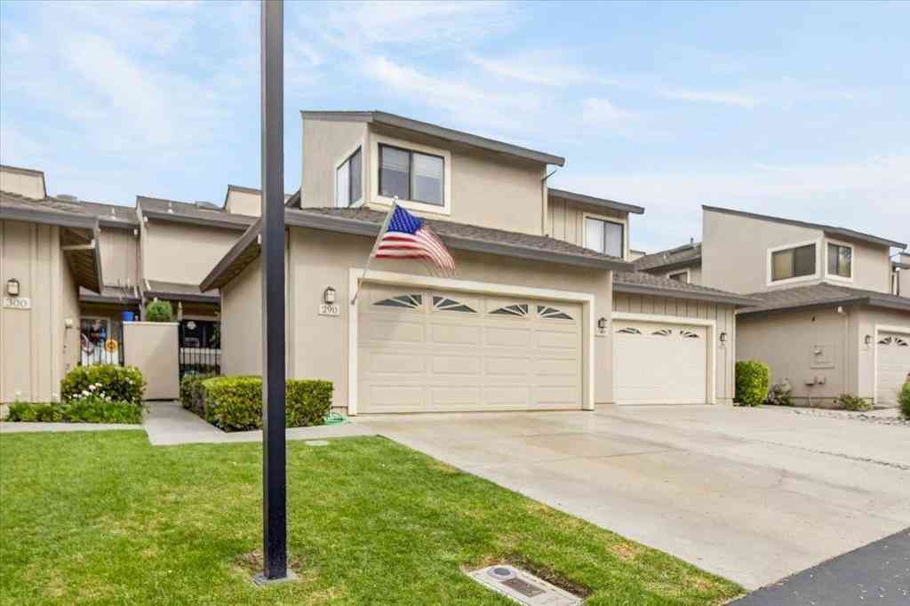 Townhouse For Sale - 290 Joes Lane<br/> Hollister, CA 95023