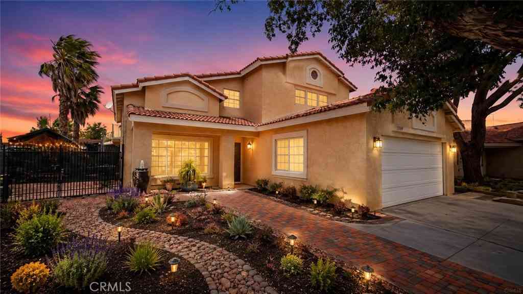 Homes For Sale - 16960 Tusk Court<br/> Victorville, CA 92394