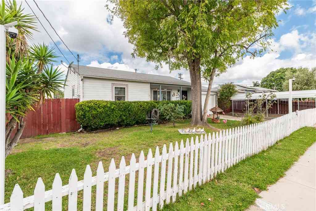 Homes For Sale - 296 Southern Rd<br/> El Cajon, CA 92020