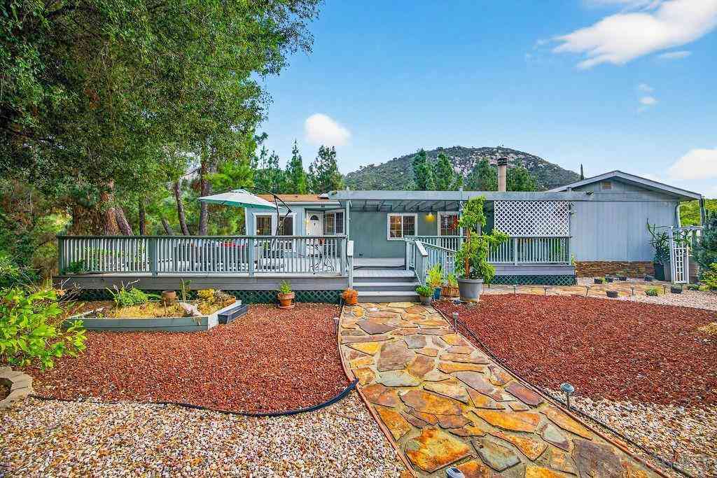 Mobile Home For Sale - 8975 Lawrence Welk Dr Spc 451 #451<br/> Escondido, CA 92026
