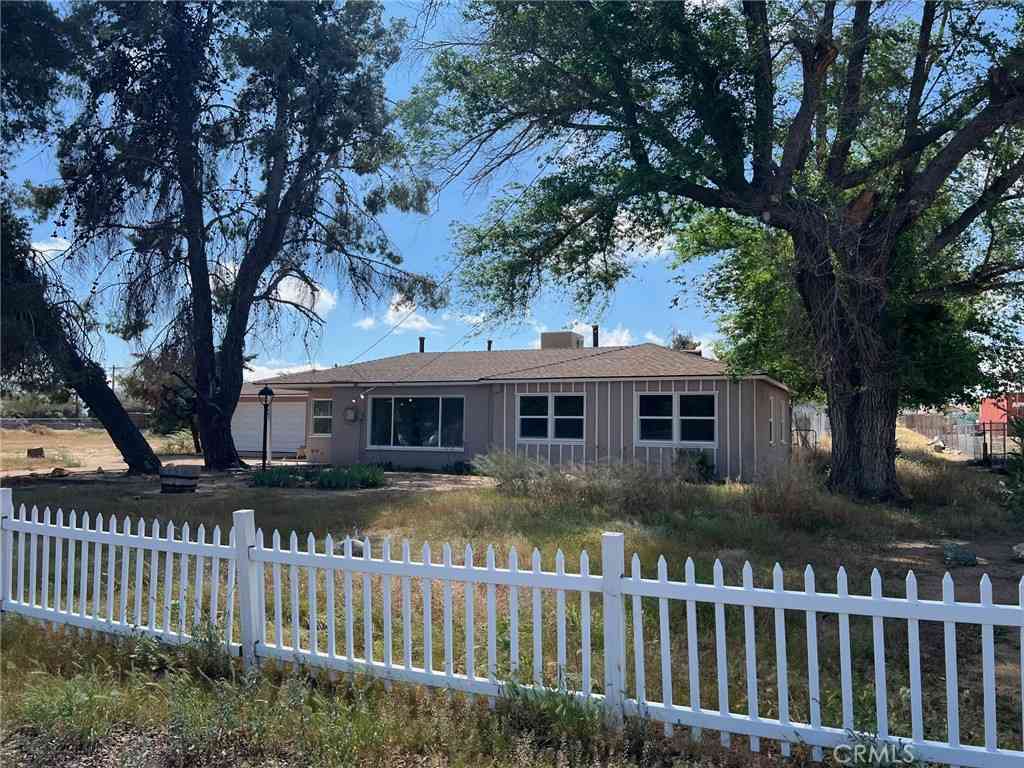 Homes For Sale - 15683 Fir<br/> Hesperia, CA 92345