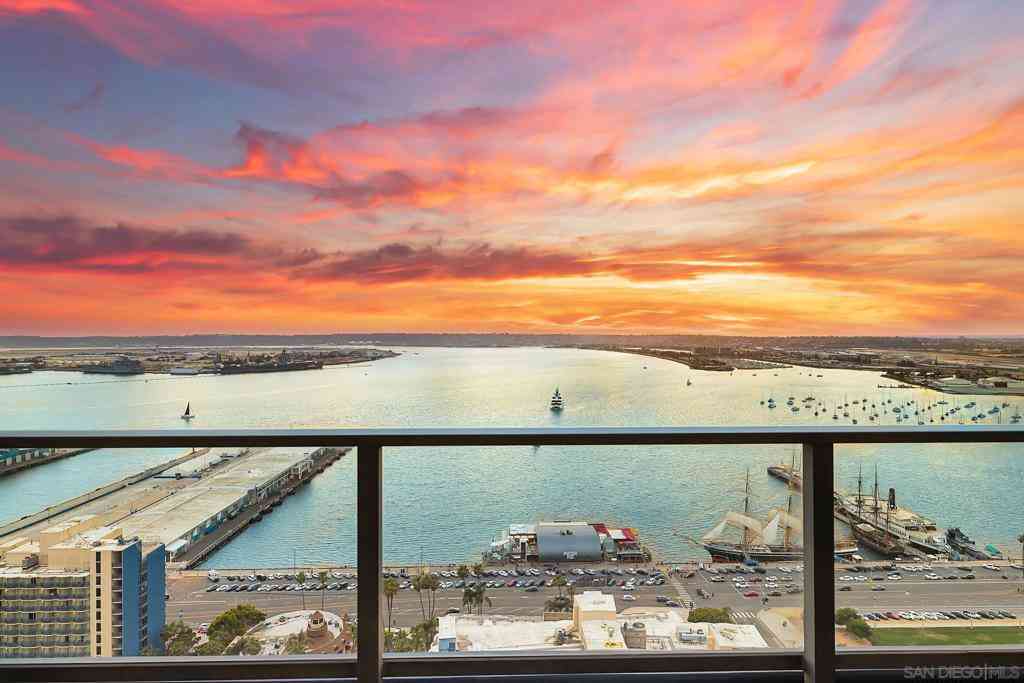 Condo For Sale - 1325 Pacific Hwy #3301<br/> San Diego, CA 92101
