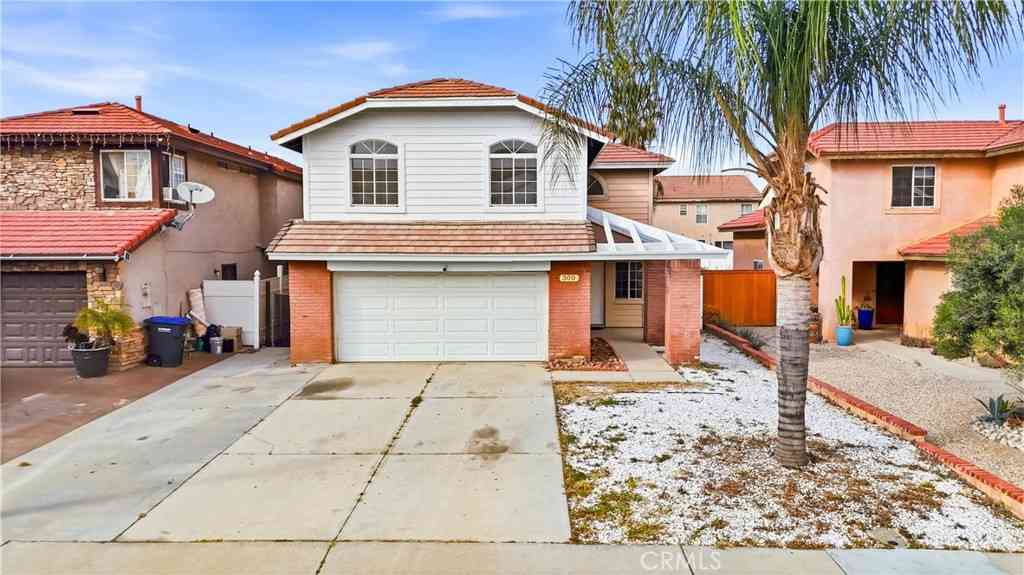Homes For Sale - 300 Mildred<br/> Perris, CA 92571