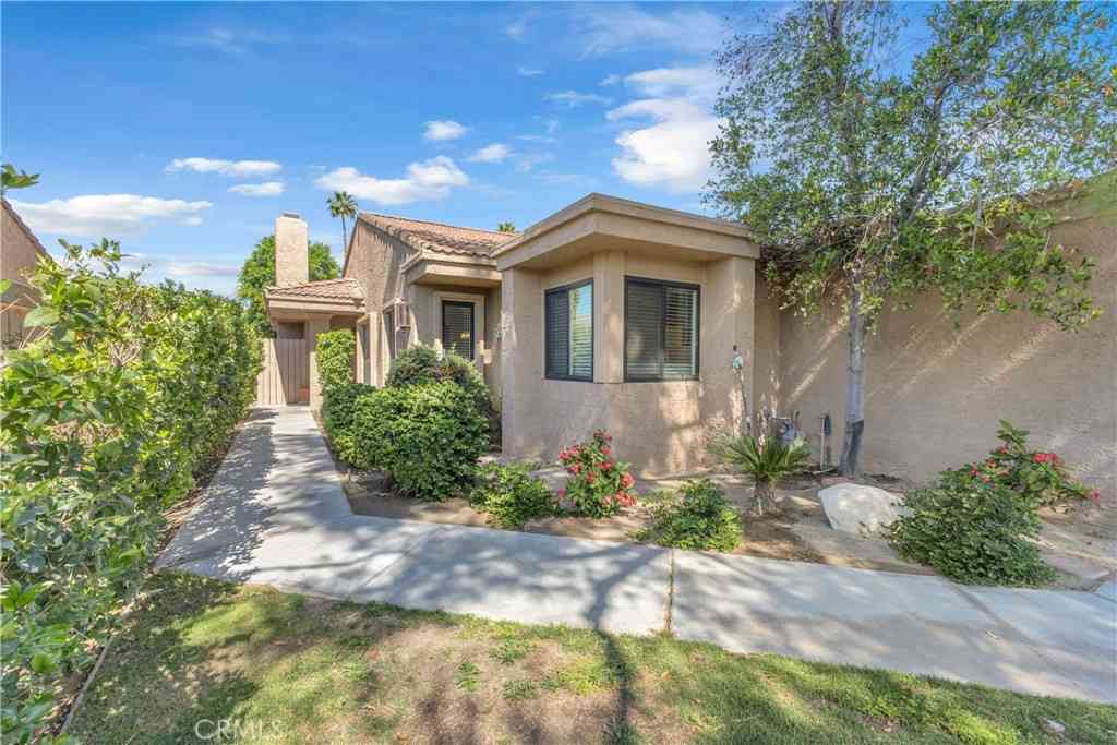 Condo For Sale - 44129 Elba Court<br/> Palm Desert, CA 92260
