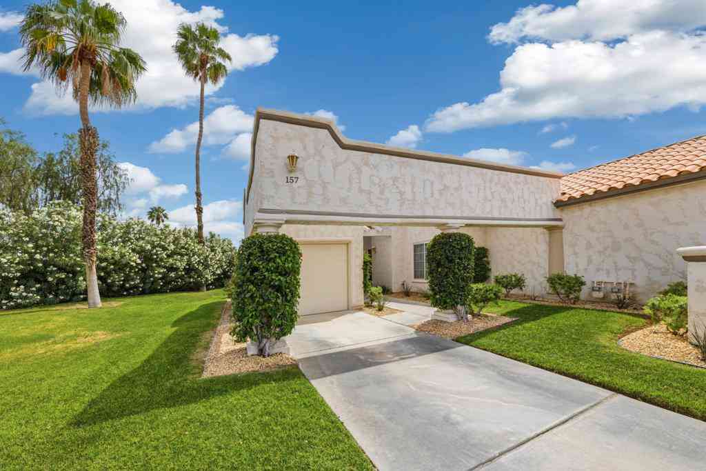 Condo For Sale - 157 Falls Court<br/> Palm Desert, CA 92211