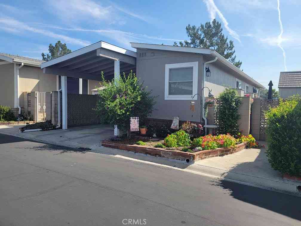 Mobile Home For Sale - 736 Terrace Lake Drive #324<br/> Brea, CA 92821
