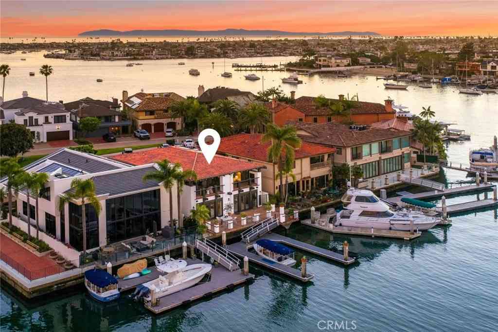 Homes For Sale - 47 Linda Isle<br/> Newport Beach, CA 92660