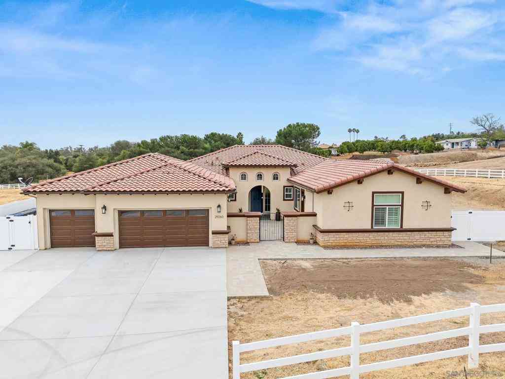 Homes For Sale - 29260 Duffwood Lane<br/> Valley Center, CA 92082