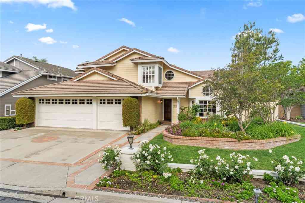 Homes For Sale - 5 Pinewood<br/> Coto de Caza, CA 92679