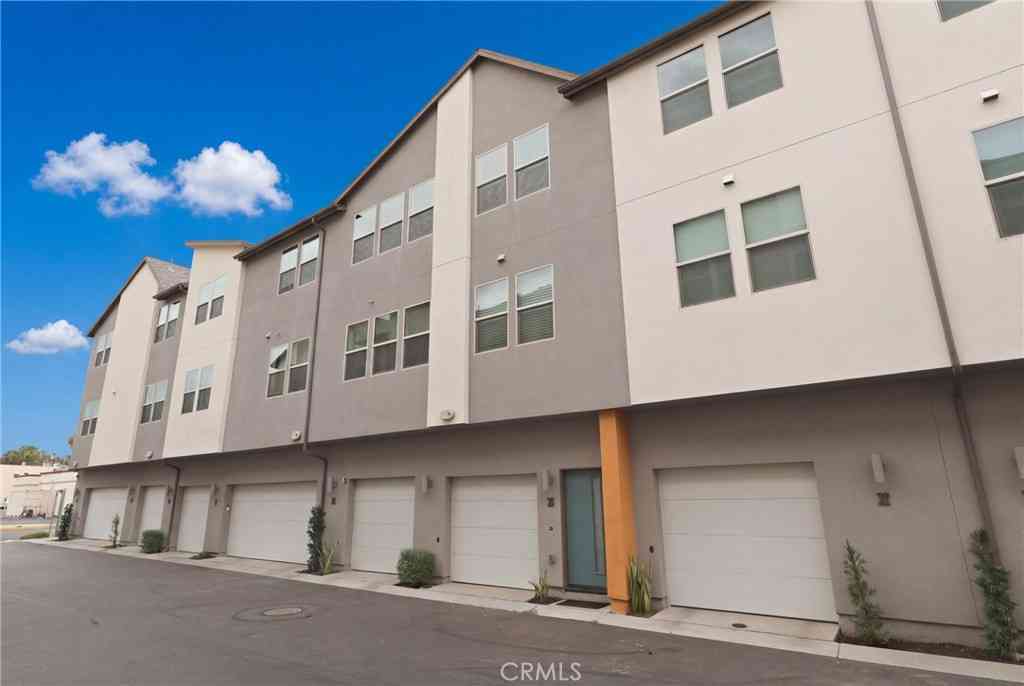 Condo For Sale - 326 Strike<br/> Covina, CA 91722