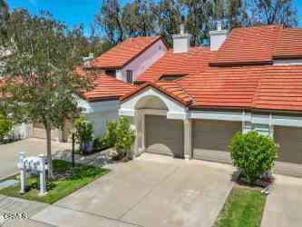 Townhouse For Sale - 1425 Calle Lozano<br/> Camarillo, CA 93012