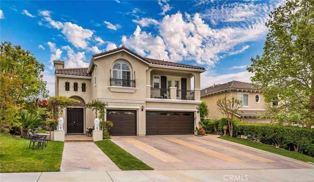 Homes For Sale - 26010 Tennyson Lane<br/> Stevenson Ranch, CA 91381