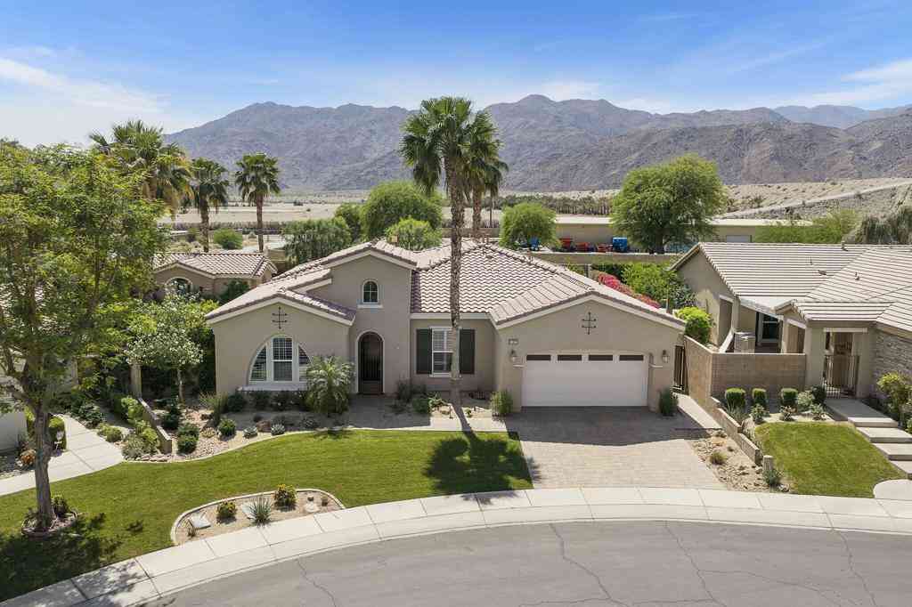 Homes For Sale - 81307 Jasmine Court<br/> La Quinta, CA 92253