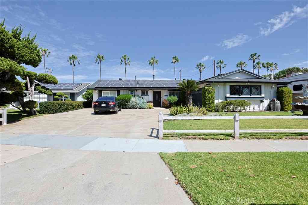 Homes For Sale - 1621 W Palais<br/> Anaheim, CA 92802