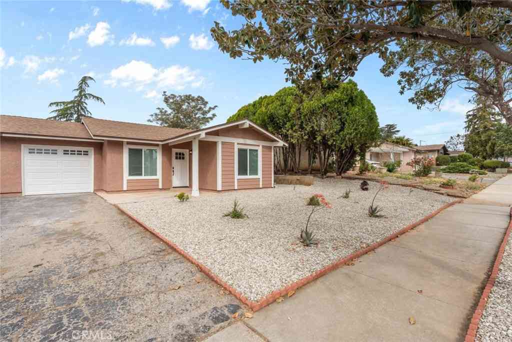 Homes For Sale - 401 Marian<br/> Banning, CA 92220