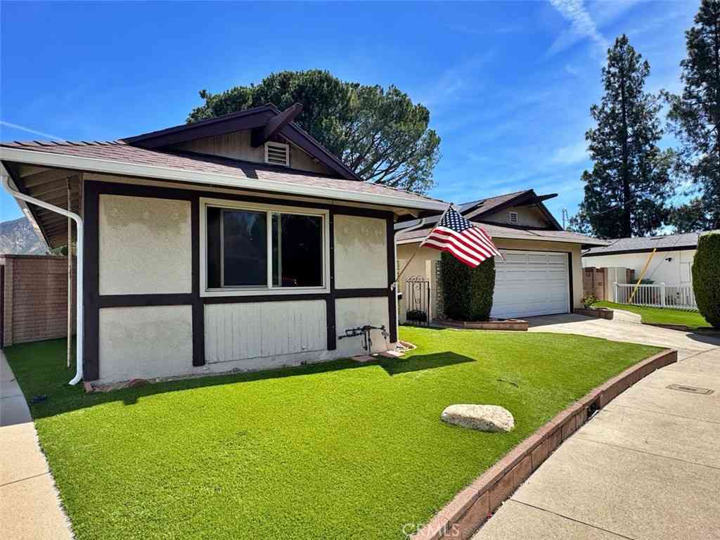 Homes For Sale - 8811 Riderwood<br/> Sunland, CA 91040