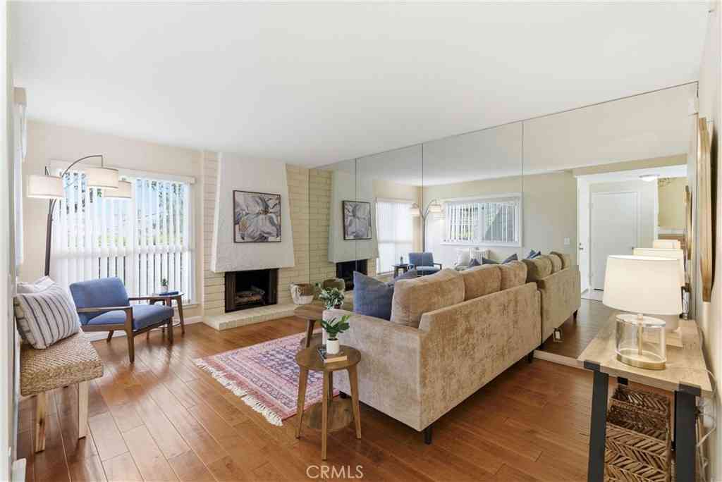 Homes For Sale - 5021 Vauxhall Road<br/> Westminster, CA 92683