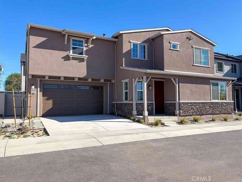 Homes For Sale - 4801 Arroyo Run<br/> Moorpark, CA 93021