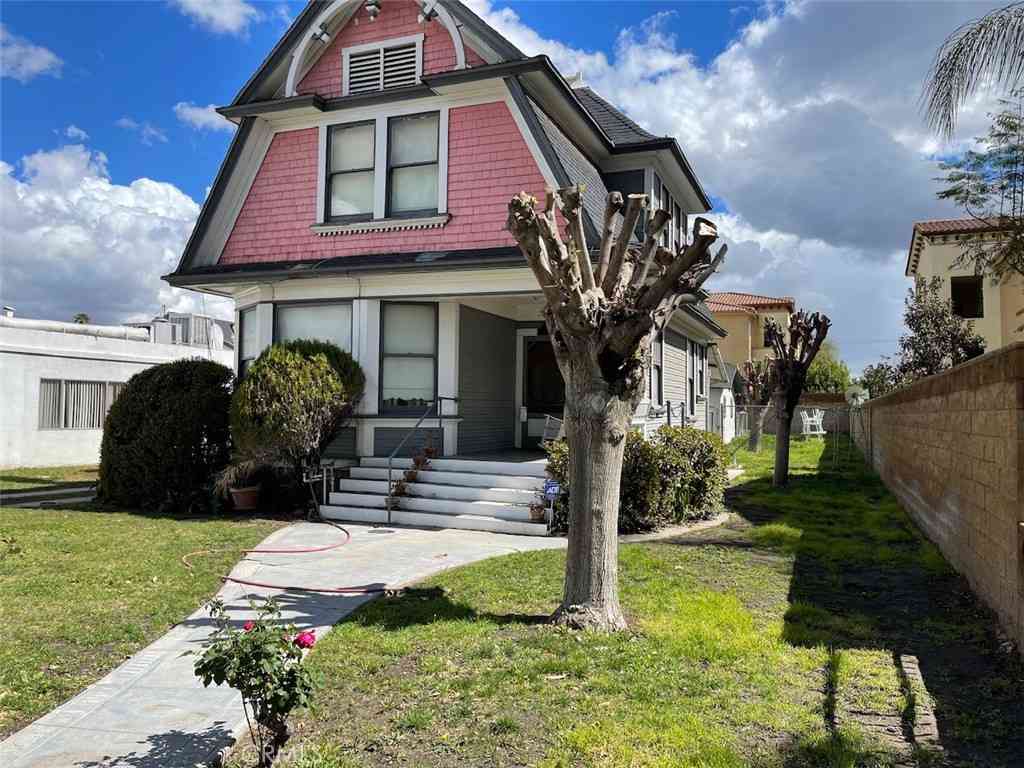 Homes For Sale - 572 N La Cadena<br/> Colton, CA 92324