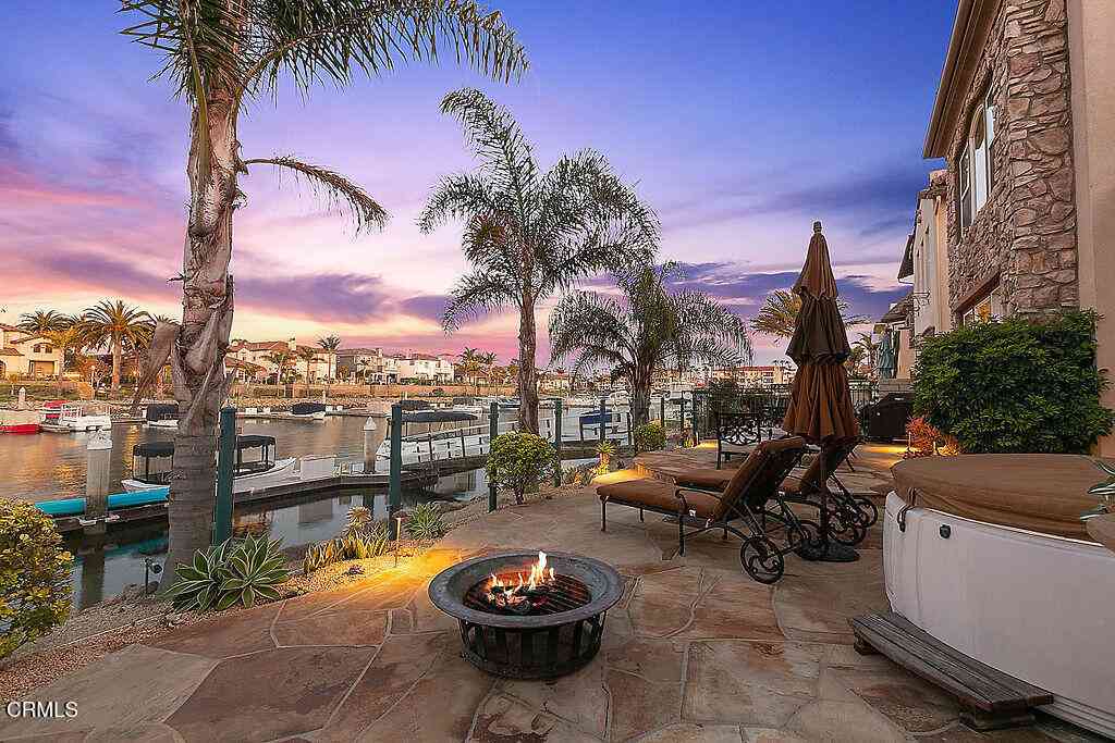 Homes For Sale - 1464 Twin Tides Place<br/> Ventura County, Oxnard, CA 93035