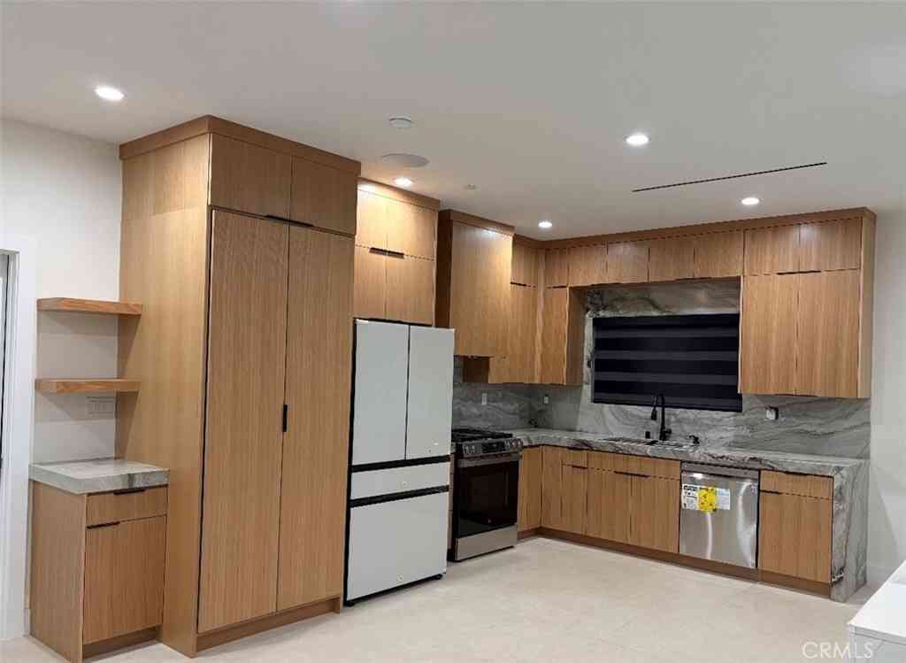 Homes For Rent - 417 W Franklin Ave<br/> Pomona, CA 91766