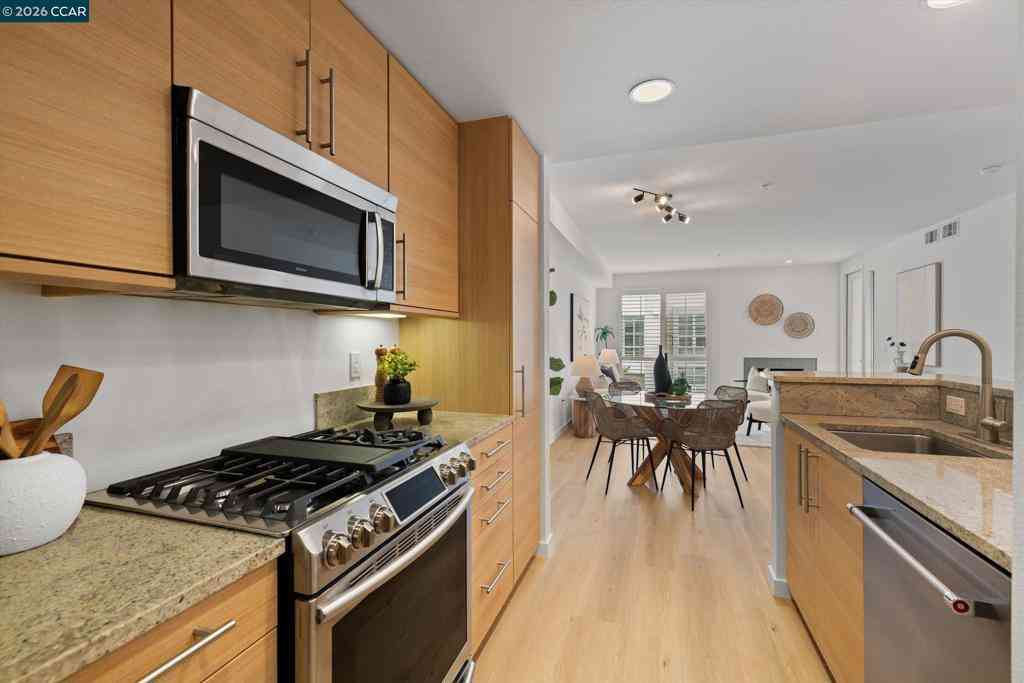 Condo For Sale - 1655 N California Blvd #345<br/> Walnut Creek, CA 94596