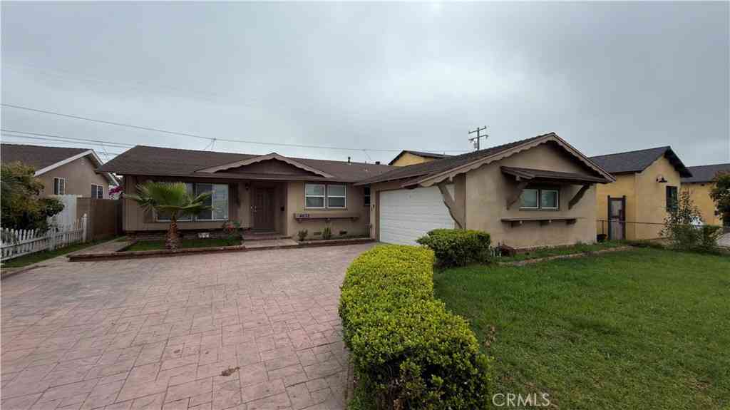 Homes For Sale - 4632 C Street<br/> Ventura County, Oxnard, CA 93033