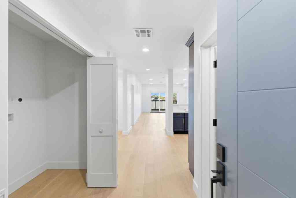 Condo For Sale - 560 El Camino Real #207<br/> San Carlos, CA 94070