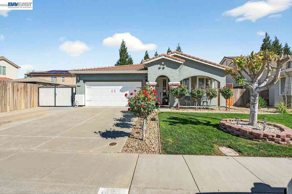 Homes For Sale - 469 Monte Oro St<br/> San Joaquin County, Manteca, CA 95337