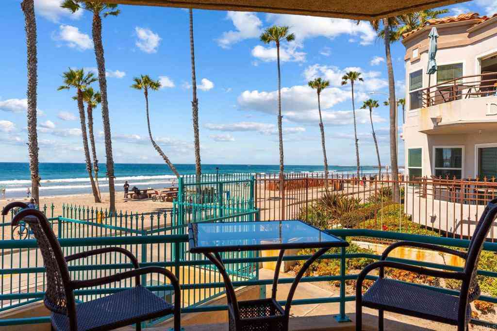 Condo For Sale - 400 N The Strand #7<br/> Oceanside, CA 92054